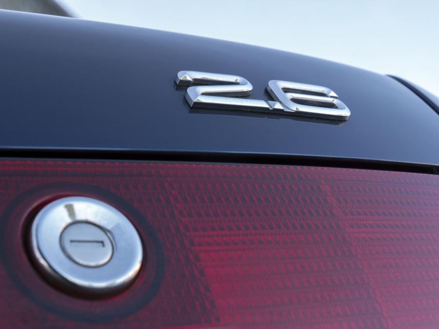 Логотип Audi Cabriolet 2.3E / 2.6E / 2.8 (8G7, B4) 1991 года  (UK) (фото 17 из 28)